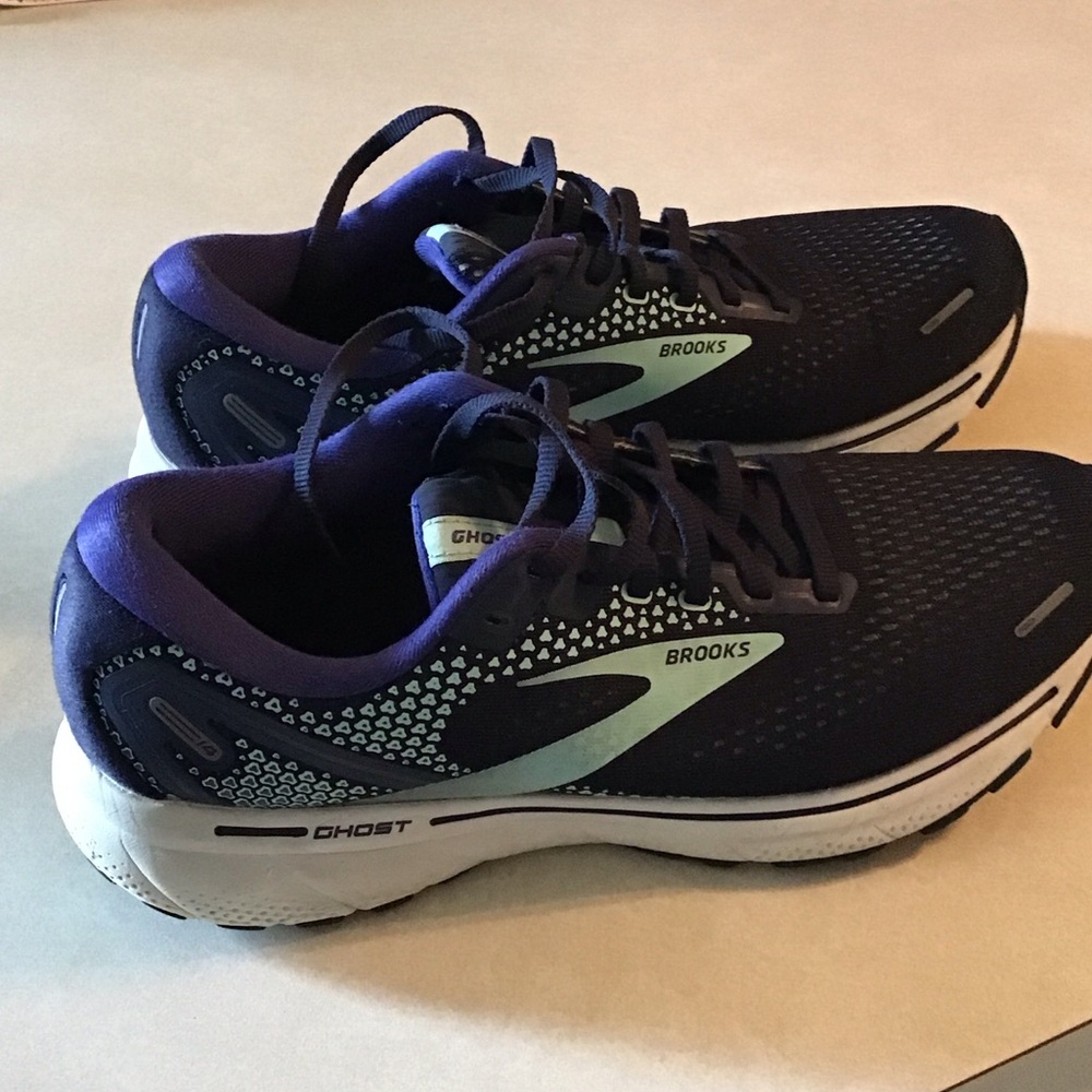 Brooks Women's Athletic Shoes - 
Size 9.5